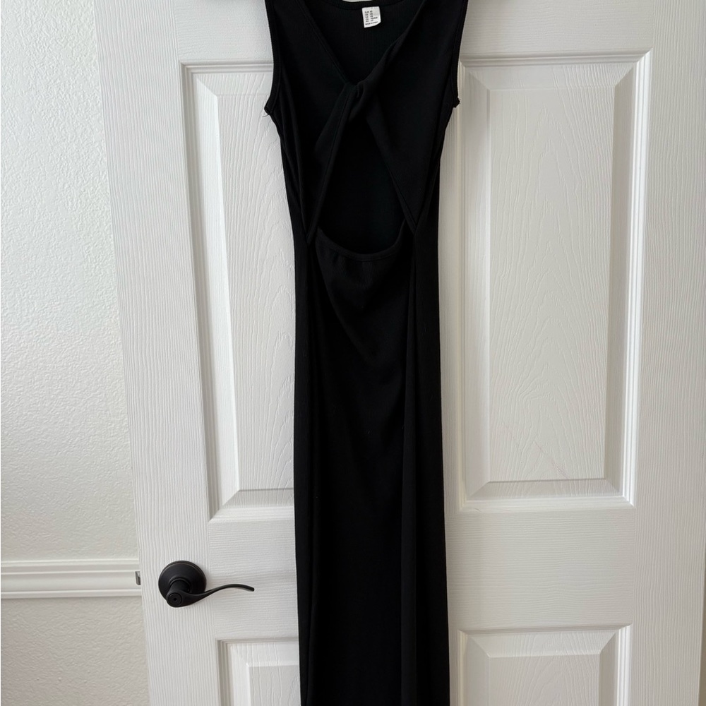 Elegant Black Sleeveless Dress
